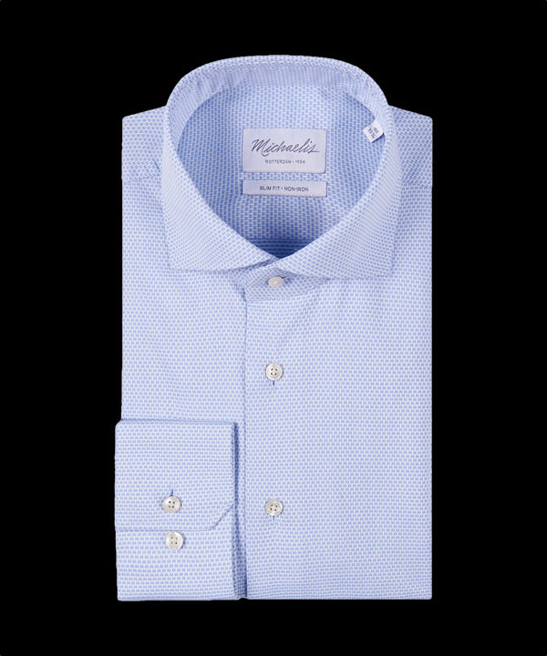 Lichtblauw gestippeld overhemd met lichte knopen