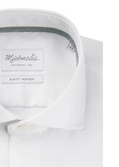 Wit overhemd met streepjes in de kraag